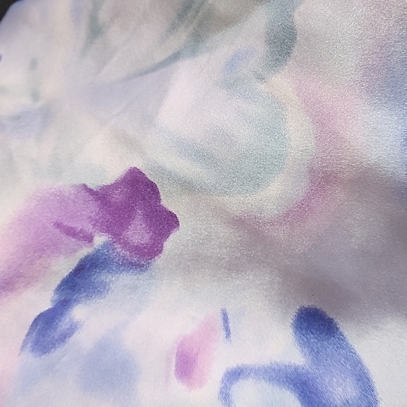 ✨️1✨️JESSICA INTIMATES Silky Top, Size M (10-12), Purple/White/Blue/Green Tones - Picture 4 of 4